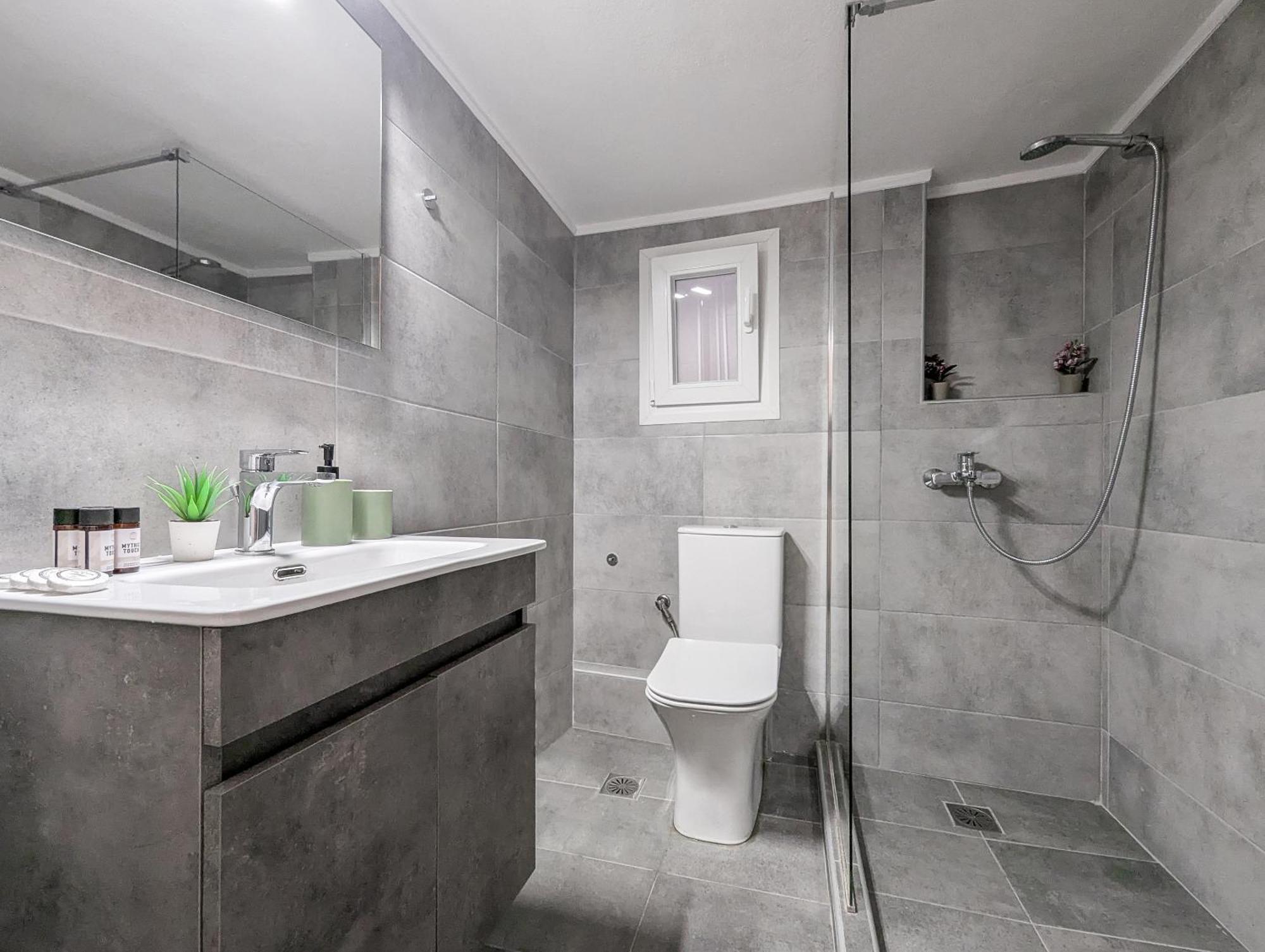 Spacious Apt For 5 Guests Next To Acropolis&Metro Athens Exterior photo